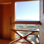 室内からも眺められるカウンター